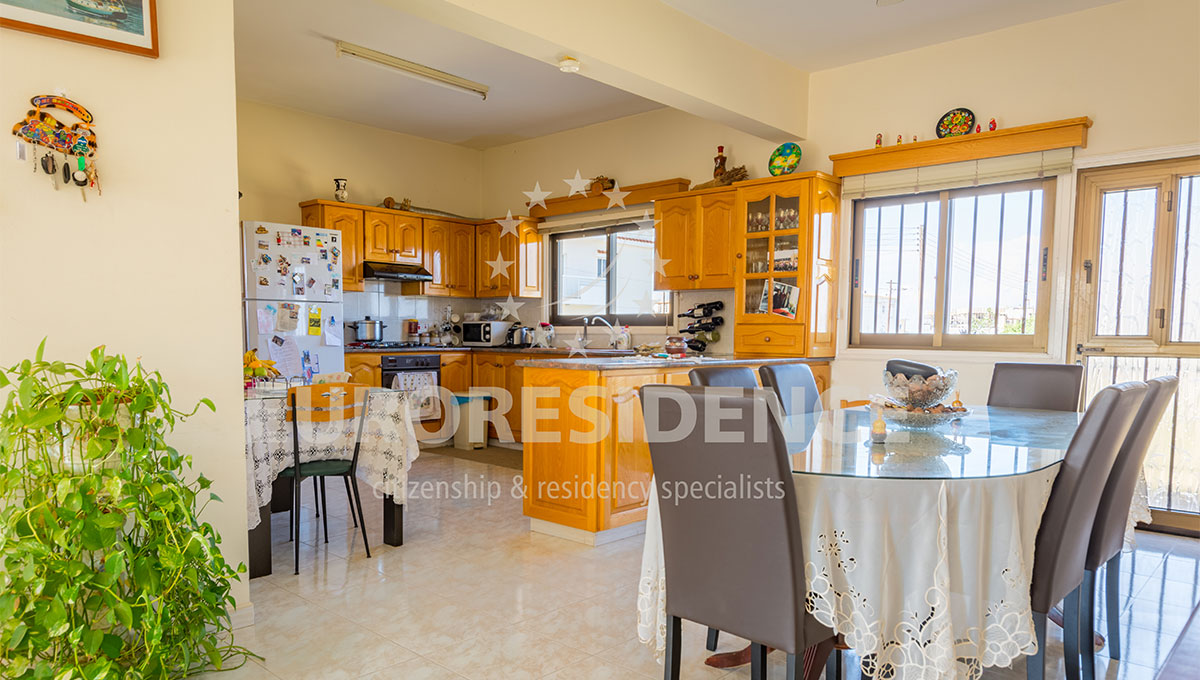 Four-Bedroom Villa in Dherynia w/Title Deeds