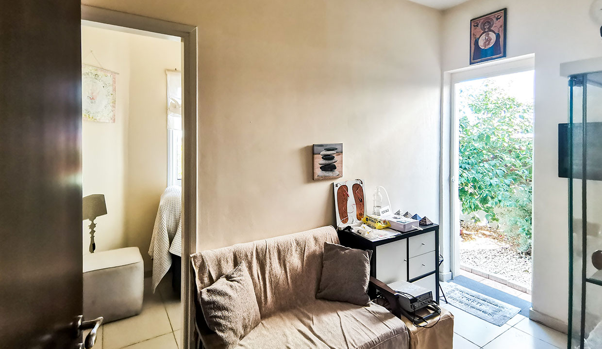 4-Bedroom Villa in Liopetri w/Title Deeds