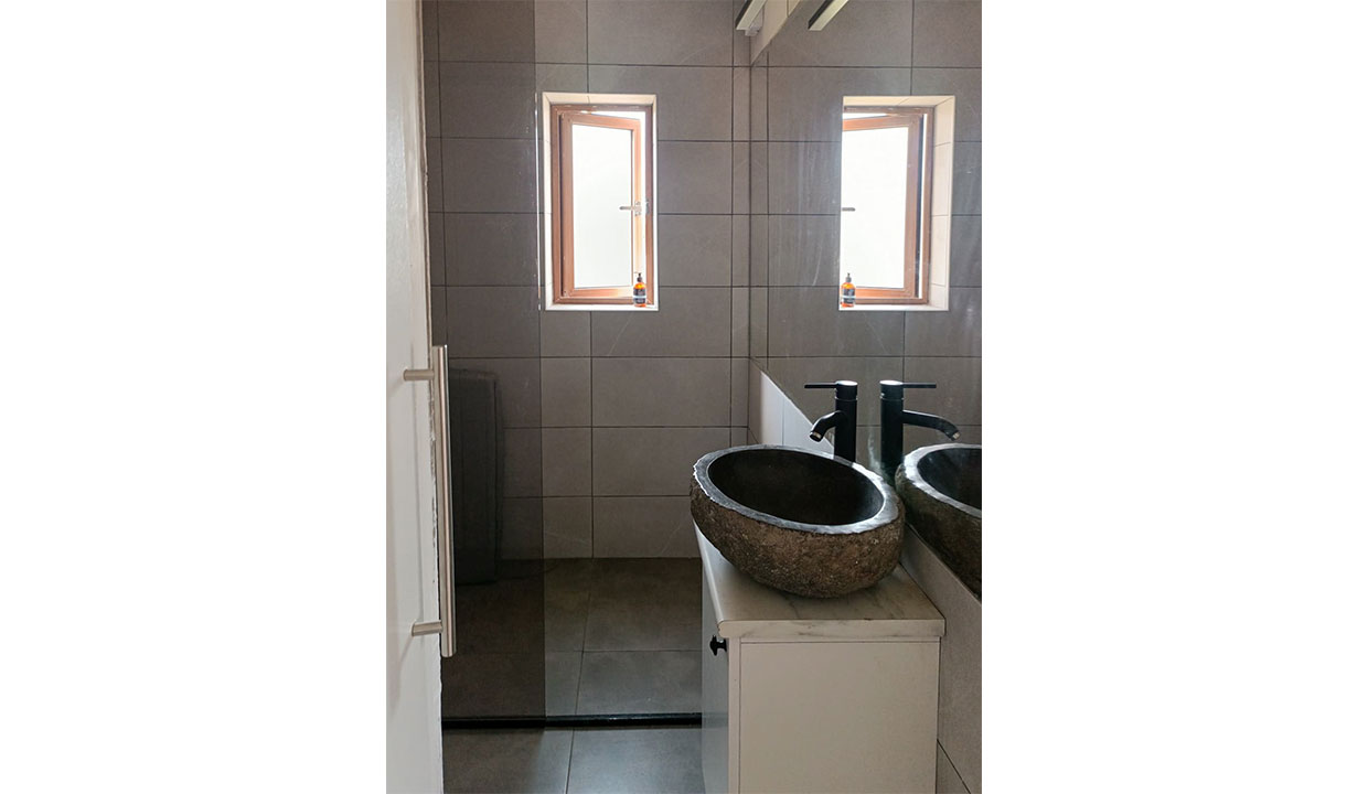 2-Bedroom Apartment in Paralimni w/Title Deeds