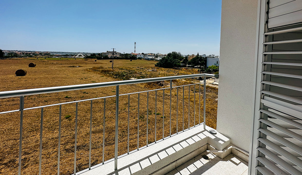 2-Bedroom Apartment in Paralimni w/Title Deeds